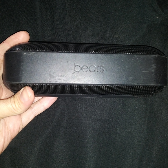 Beats portable speaker - Picture 3 of 4